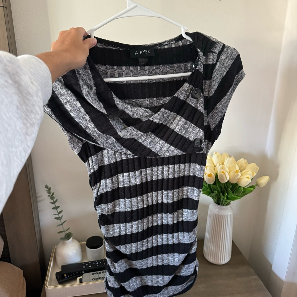 A.Byer Short Sleeve Sweater - Size Small